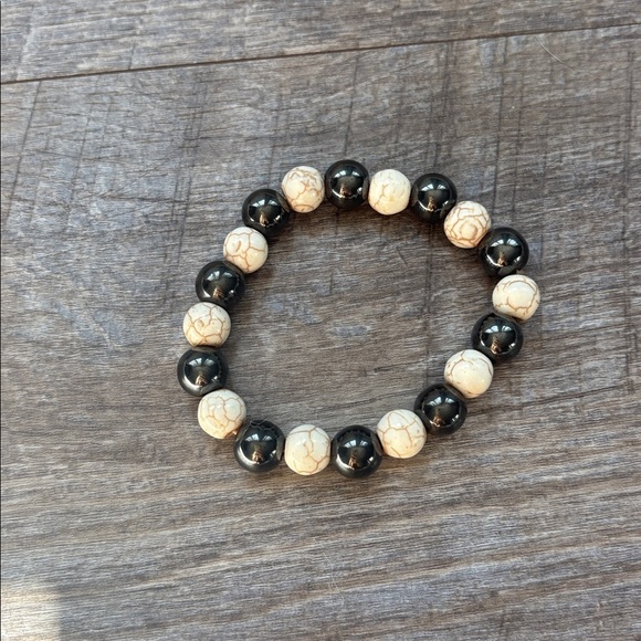 Howlite & Hematite Crystal Bracelet – Anxiety Relief | Grounding Energy | - Picture 3 of 5